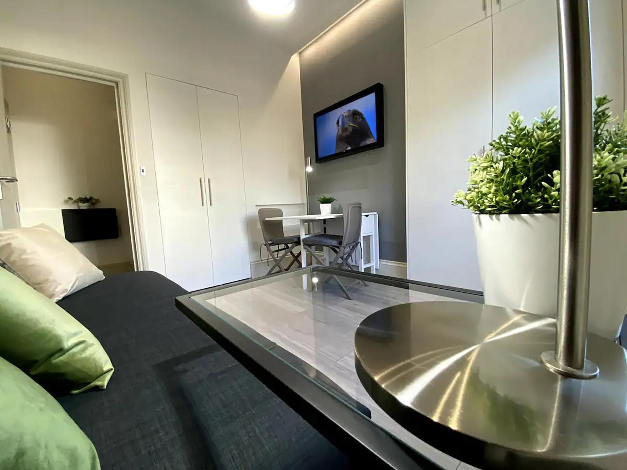 Apt 03 Beachside Beauty Central Studio Steps From Cafes Brighton Eksteriør billede