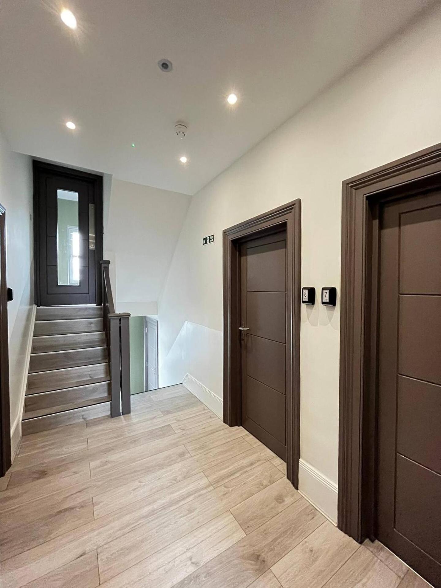 Apt 03 Beachside Beauty Central Studio Steps From Cafes Brighton Eksteriør billede