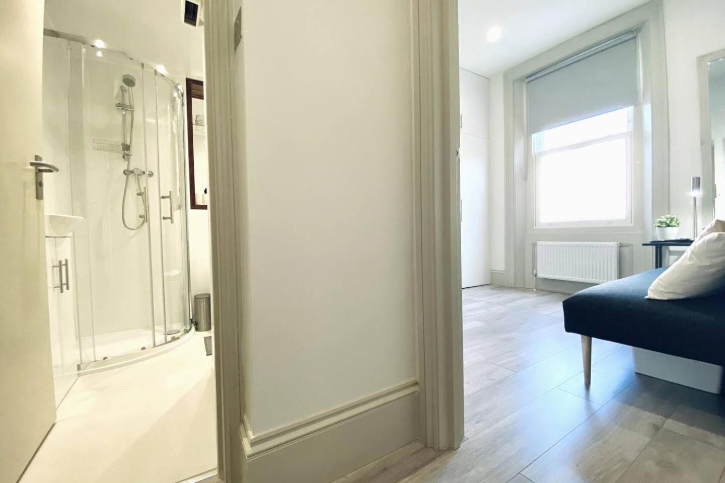 Apt 03 Beachside Beauty Central Studio Steps From Cafes Brighton Eksteriør billede